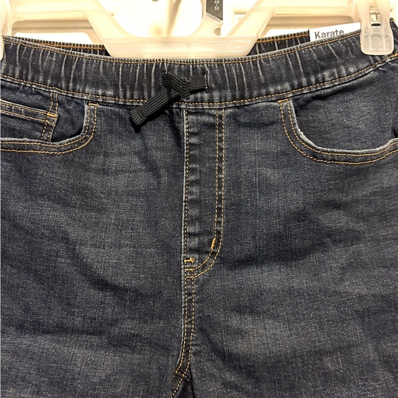 Old Navy Boys👦🏻NWT🏷️KarateSlim AdjustableWaist RawHem Jean Shorts🩳XL (14-16) - Picture 3 of 5